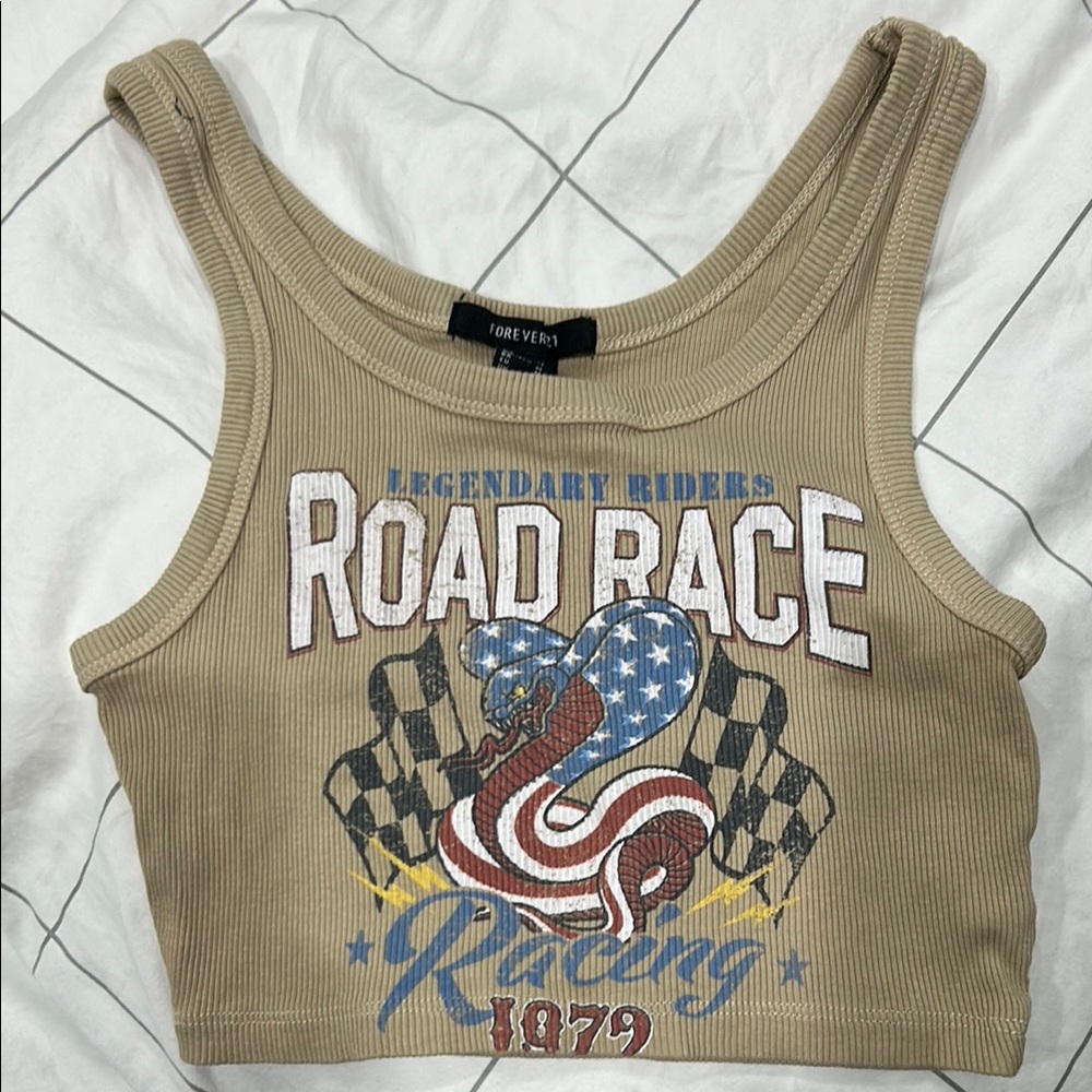 Forever 21 Tan Graphic Crop Top M